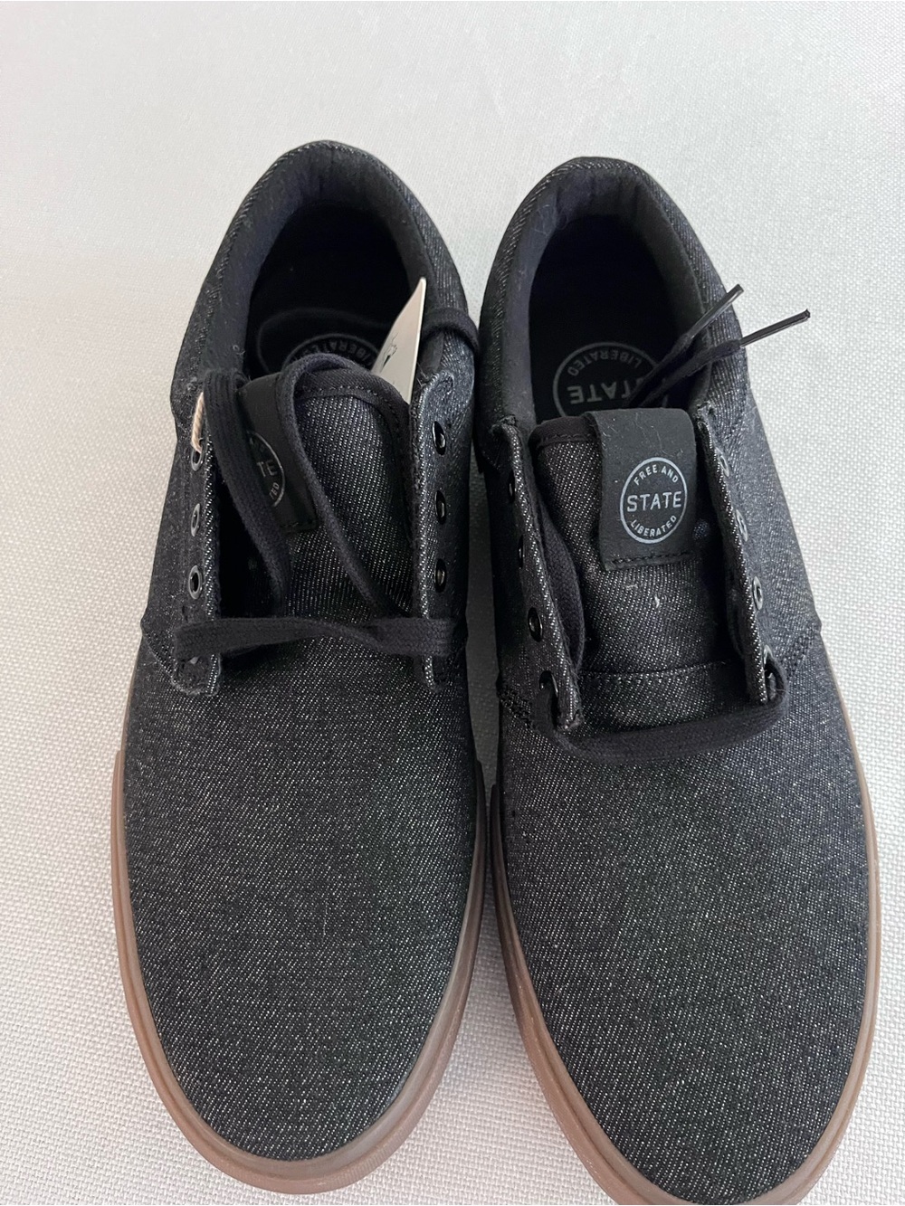 State Sneaker Canvas Low-Top in Navy with Brown Sole Size 11 NWT
